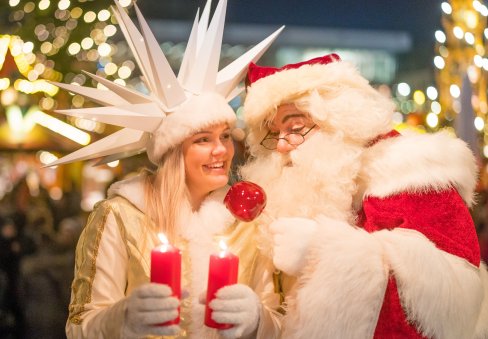 Herrnhuter Sternenmädchen und Weihnachtsmann